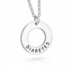 Halsband graverat med texten diabetes