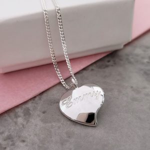 Namnhalsband barn litet hjärta med namn