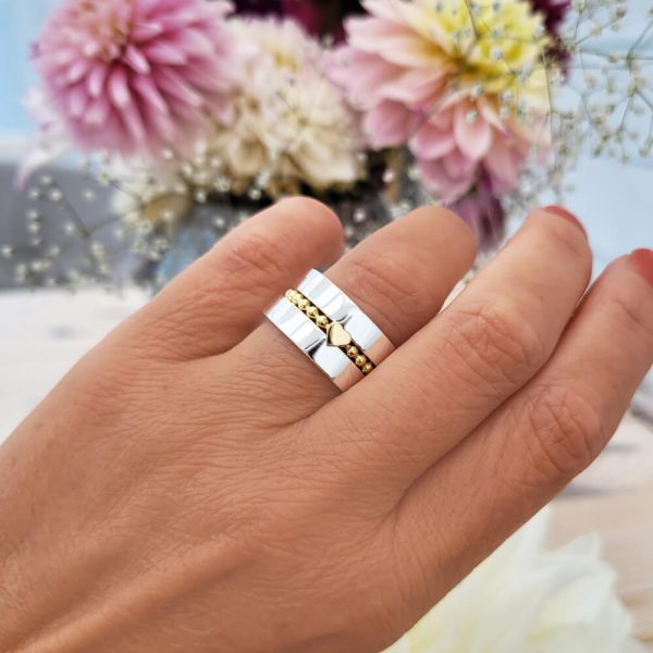 Namnringar i silver med kulring med hjärta i 18k