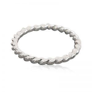 Twistad silverring
