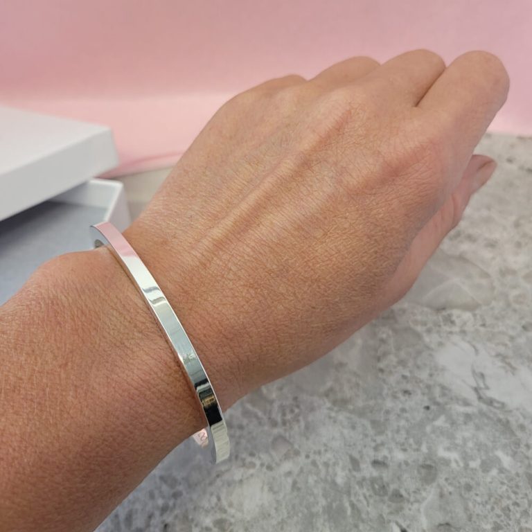 Armring på arm