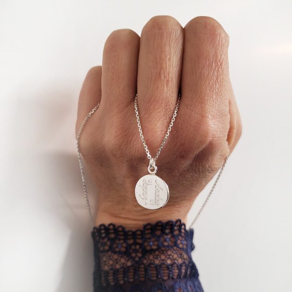 Halsband Stark i silver med text andas