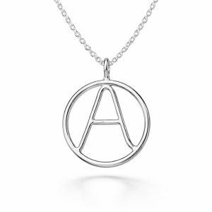 Svensktillverkat bokstavshalsband letters här bokstaven A